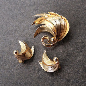 Vintage Gold Brooch & Earrings by Kramer